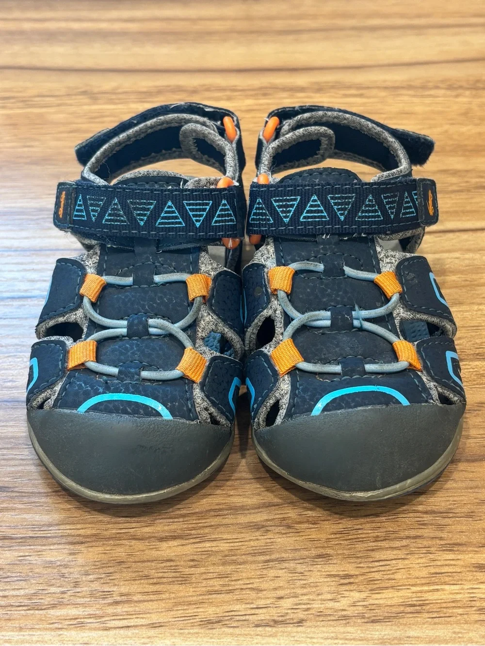 See Kai Run Sandals blue closed toe sz 6